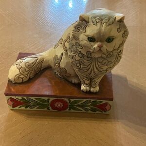 Jim Shore Cream and Brown Cat Sculpture